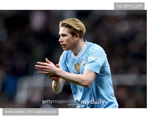 德布劳内弧线传中引发混乱，曼城再度压上